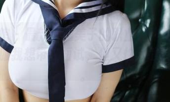 美媛馆 – 最新！糯美子的职业装作品集：这衣服我想带去面试，但又怕分散注意力。