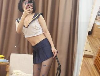 微密圈 – 胜利的小生活来了，水手裙图册免费送，绕过腰际那条线！