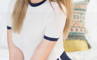 花漾show – 要是我的壁纸能有黄乐然空姐的美图，生活真该多一点色彩呢，哈哈。