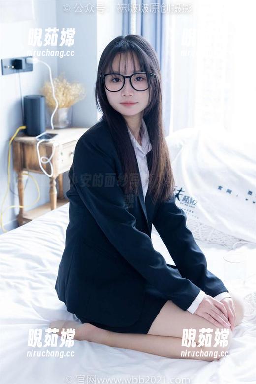 袜啵啵-小安 袜啵啵 - 小安的面纱写真,部分隐藏的诱惑