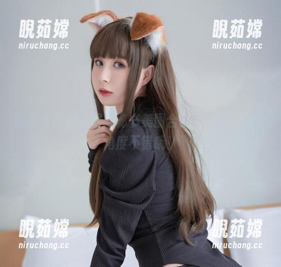 西园寺南歌 西园寺南歌的居家秘书美图合集,咳咳,这个角度不错哦!