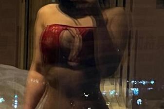 微密圈 – 照片中的詹詹，校服加持真是太迷了！