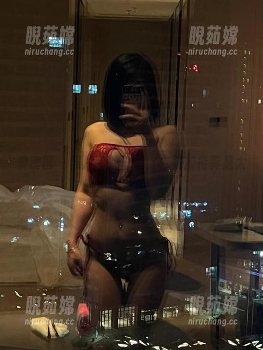 詹詹 微密圈 - 照片中的詹詹,校服加持真是太迷了!