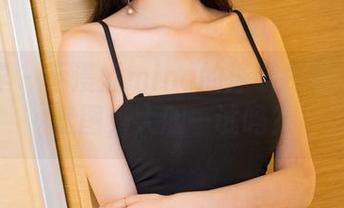 语画界 – 乔漫妮mina的泳装探险：免费套图，大胆一试吗？