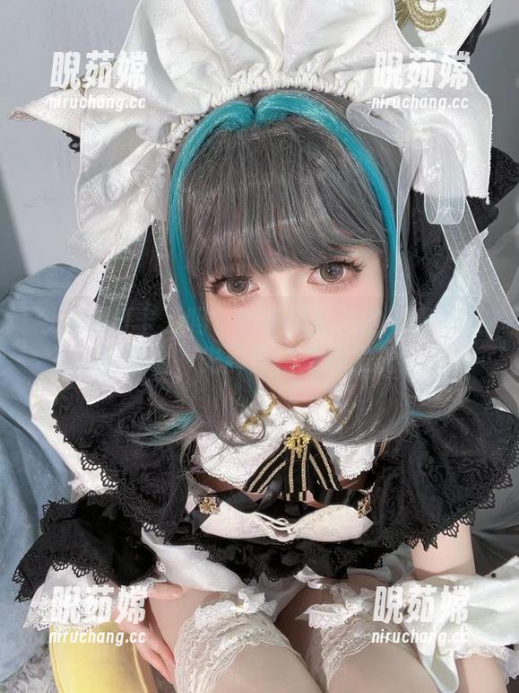 今天你打卡了吗？趴趴捣蛋陌的写真集又更新啦，光辉自拍持续发光！