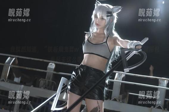 我就想知道，“铁板烧鬼舞w”到底是怎么做到让全套长腿图包看起来这么吸引的，求道理！