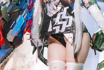 阿九从不咕咕(九言)：为了下载这本蛇喰梦子写真集，我甚至差点放弃做饭，全心投入！