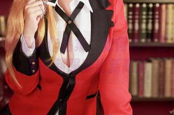 阿雪雪的最新作品集：如何将早乙女芽亚里的制服穿出新高度