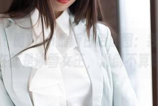 魅妍社 – 丽Yovi最新白色原图：我觉得我现在就是冰雪女王，滑倒不算呀！