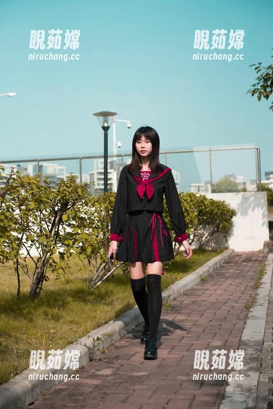 魔镜街拍 女洗车工的福利写真:魔镜街拍的特别老司机!