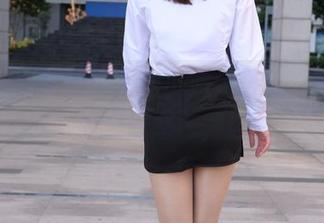 来看魔镜街拍的黑裙小姐姐合集，壁纸里隐藏着微妙的“诱惑”，你能发现吗？